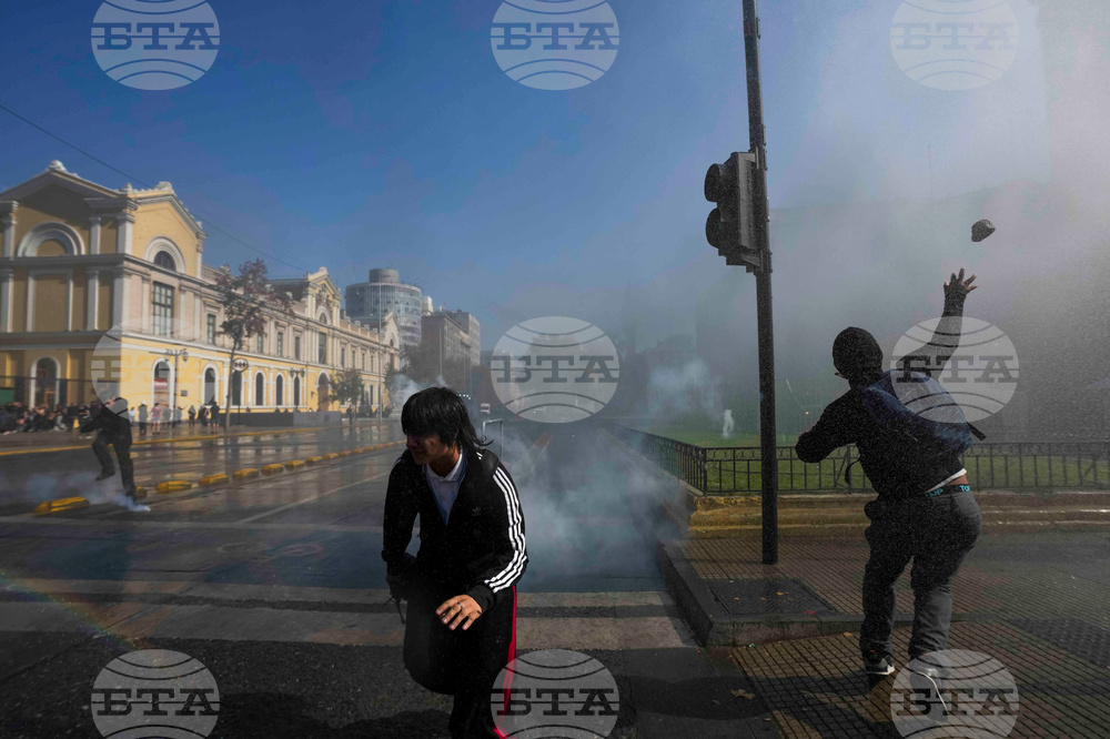 CORRECTION Chile Protest