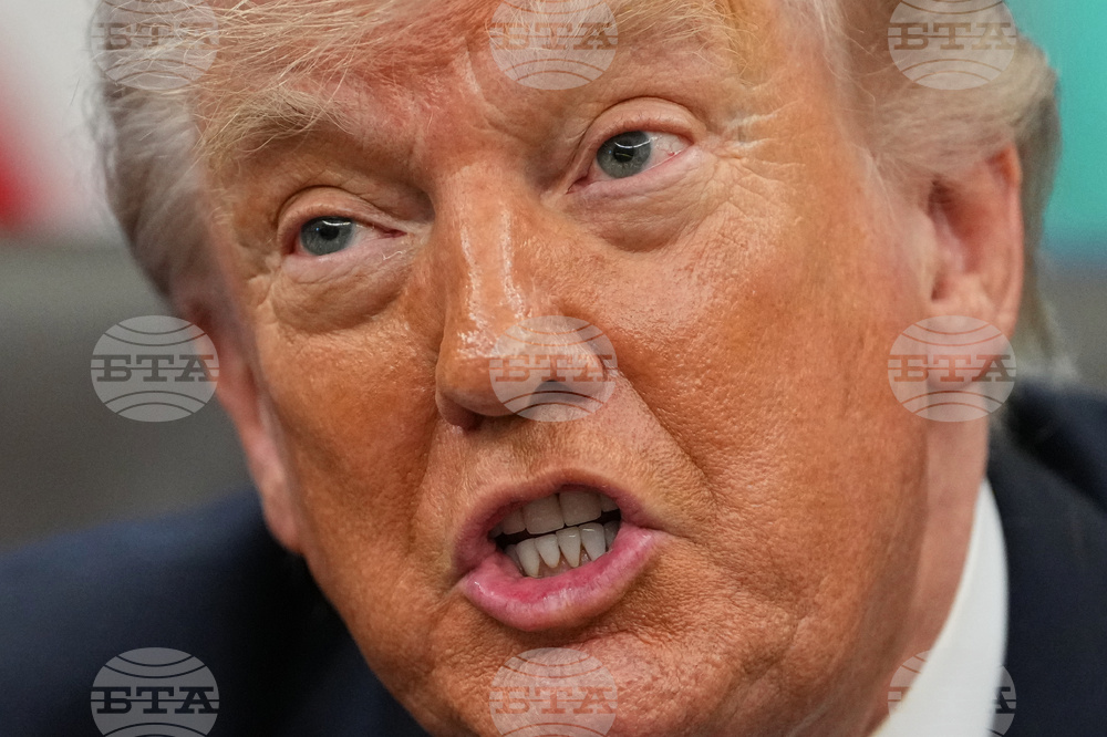Trump NASA Artemis Moonshot