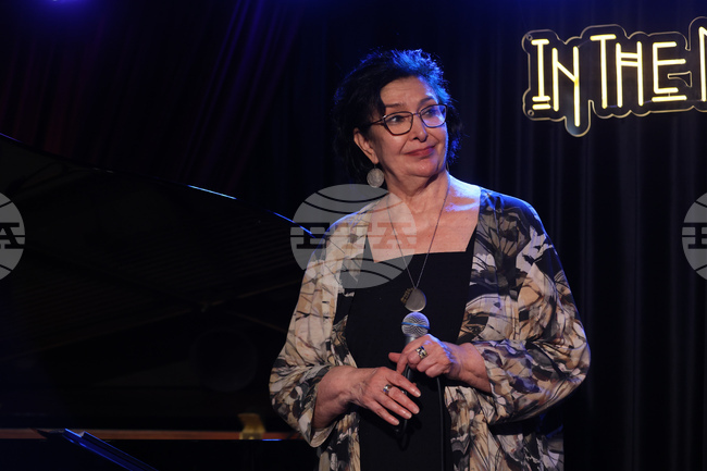 Много деца се запалиха по музикалния конкурс „Милчо Левиев“, обикновено избират неговата джазова музика, каза певицата Вики Алмазиду