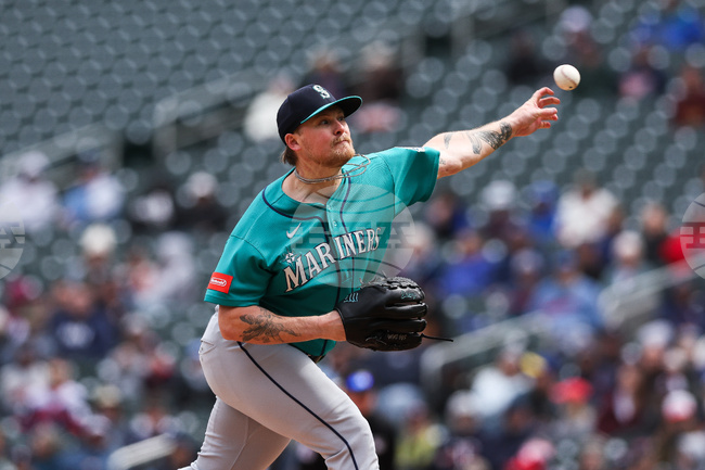 CORRECTION Mariners Twins Baseball