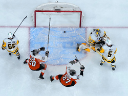 APTOPIX Penguins Flyers Hockey