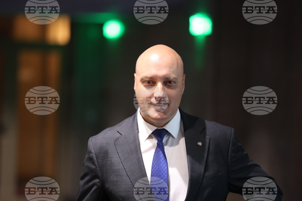52-ро на Народно събрание - депутати - пристигане