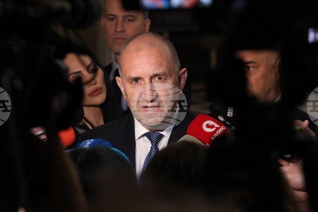 Надявам се правителството да е готово като състав и структура преди 15 май, защото работата е страшно много, каза Румен Радев