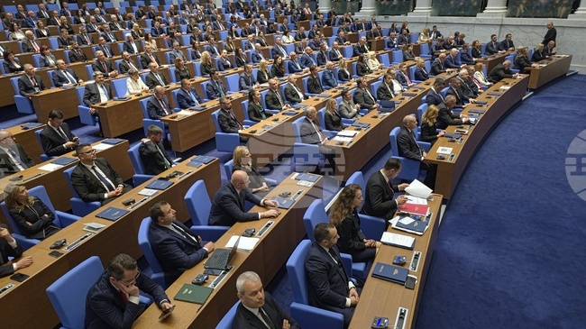 Какво декларираха политическите сили при откриването на 52-ото Народно събрание 