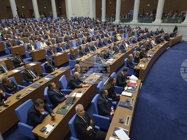 Какво декларираха политическите сили при откриването на 52-ото Народно събрание 