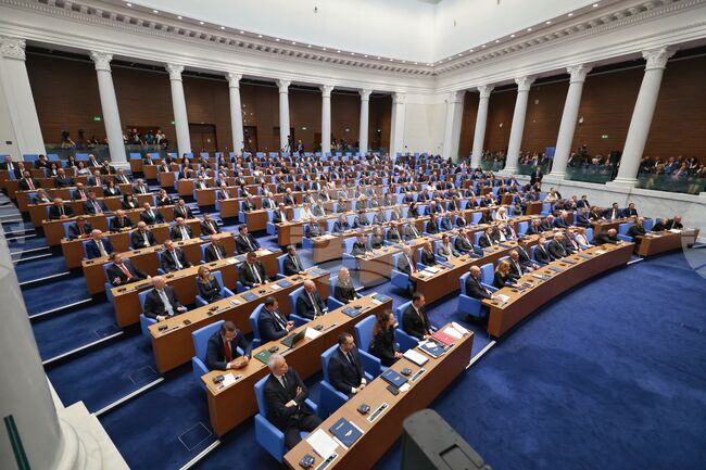 Шест парламентарни групи ще има в 52-рото Народно събрание