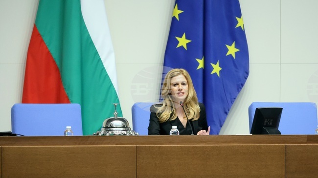 Българска делегация, водена от председателя на парламента Михаела Доцова, заминава за Ватикана и Рим за честванията по повод 24 май