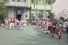 Петрич - фолклорен фестивал „Беласица пее, хоро се люлее“