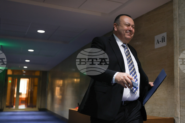 От парламентарната група на ДПС заявиха, че искат освобождаването на цялото ръководство на НЗОК
