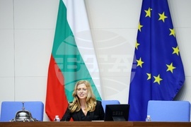 Народно събрание - Михаела Доцова