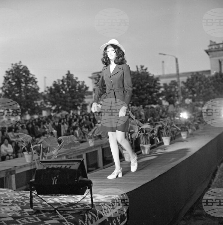 May 2, 1974: Fashion Show in Ruse Presents 300 New Models