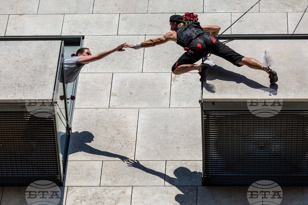 French Climber Antoine Le Menestrel to "Dance" on Sofia Facades