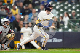 Diamondbacks Brewers Baseball