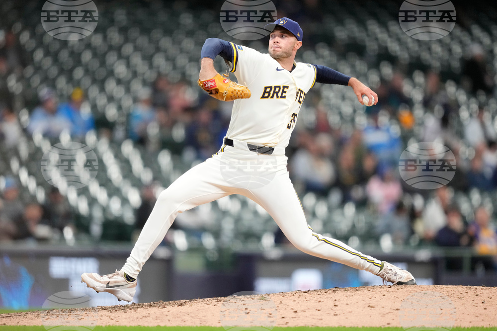 Diamondbacks Brewers Baseball