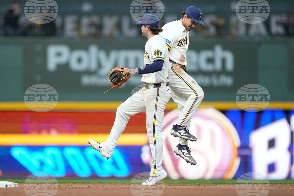 Diamondbacks Brewers Baseball