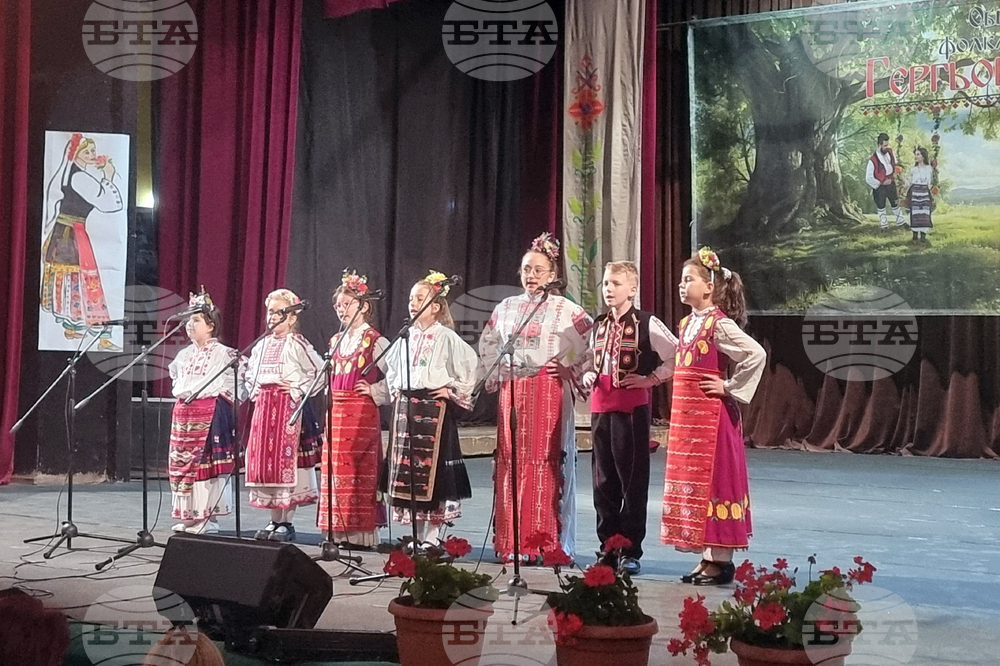 Левски - фолклорен фестивал „Гергьовски люлки“