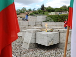 Панагюрище - 150 години от Априлското въстание - гирлянда - полагане