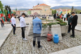 Панагюрище - 150 години от Априлското въстание - гирлянда - полагане
