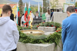 Панагюрище - 150 години от Априлското въстание - гирлянда - полагане