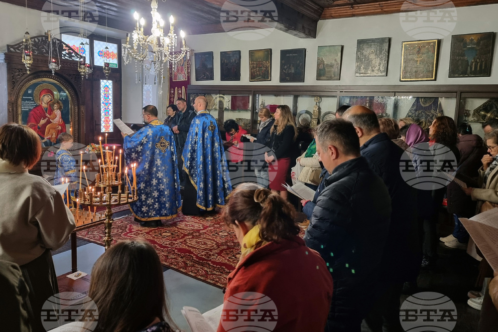 Варна - храм „Св. Архангел Михаил“ - чудотворна икона Св. Богородица „Скоропослушница“