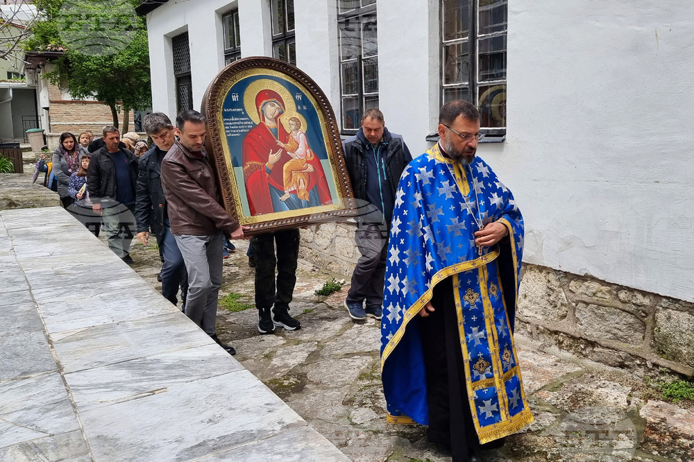 Варна - храм „Св. Архангел Михаил“ - чудотворна икона Св. Богородица „Скоропослушница“