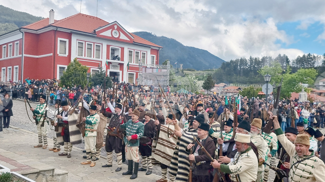 Over 200 People Participate in Reenactment of 1876 April Uprising in Klisura