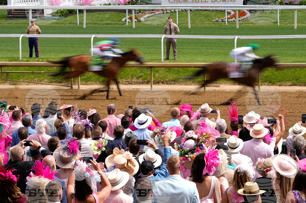 Kentucky Oaks Horse Racing