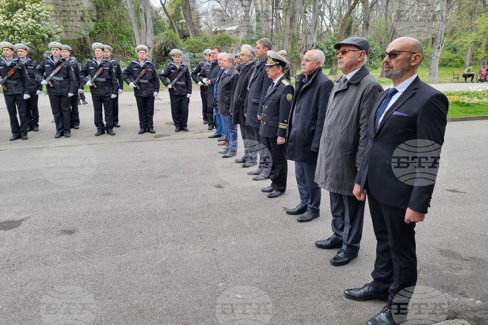 Варна - поклонение - 147 години Априлско въстание