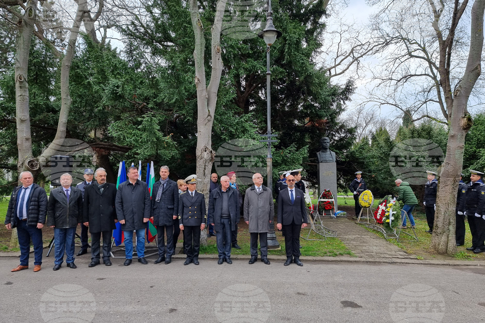 Варна - поклонение - 147 години Априлско въстание