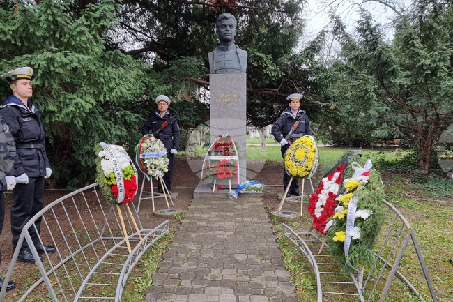 Варна - поклонение - 147 години Априлско въстание