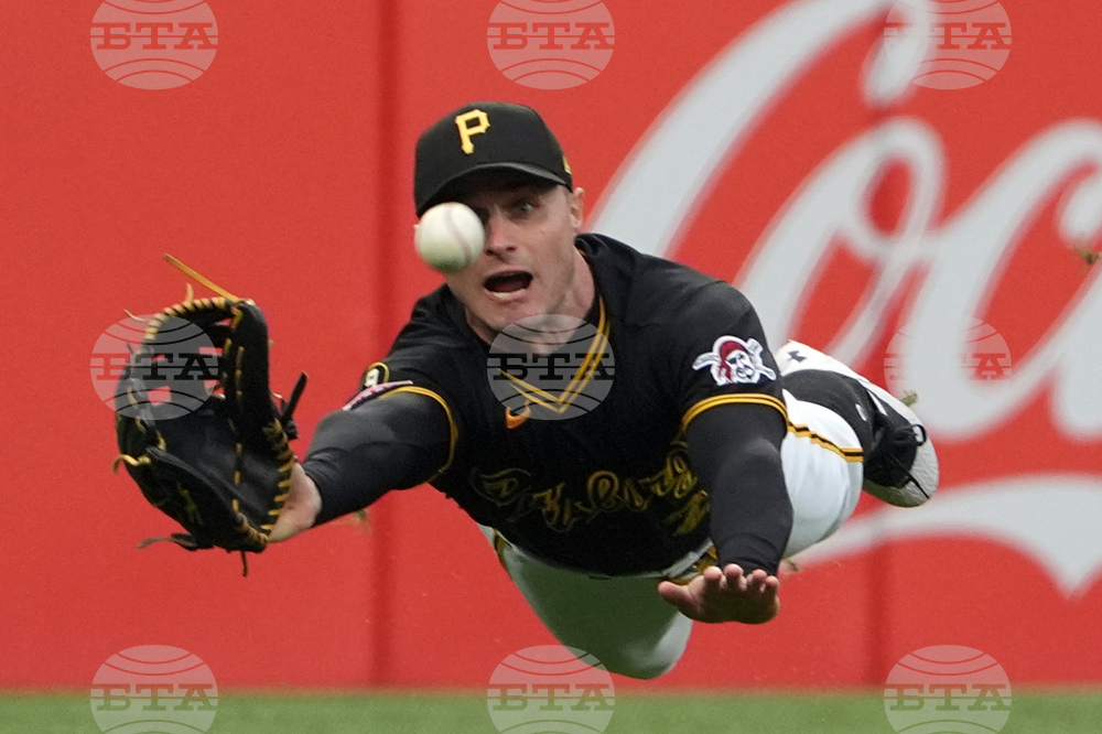 APTOPIX Reds Pirates Baseball