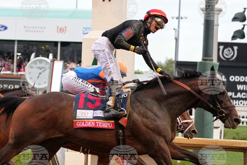 APTOPIX Kentucky Derby Horse Racing