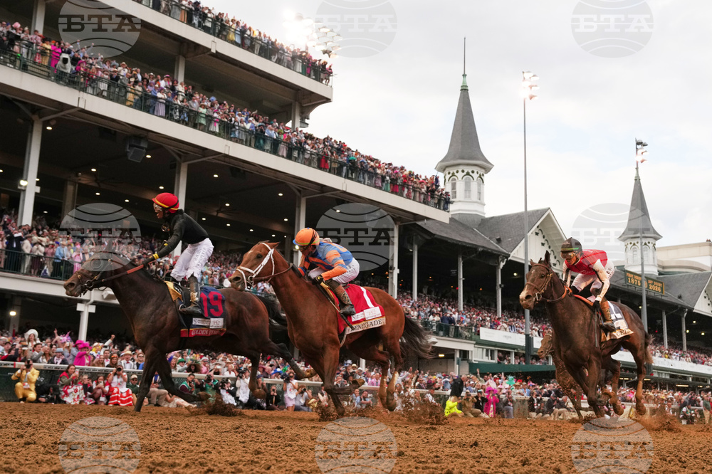 APTOPIX Kentucky Derby Horse Racing