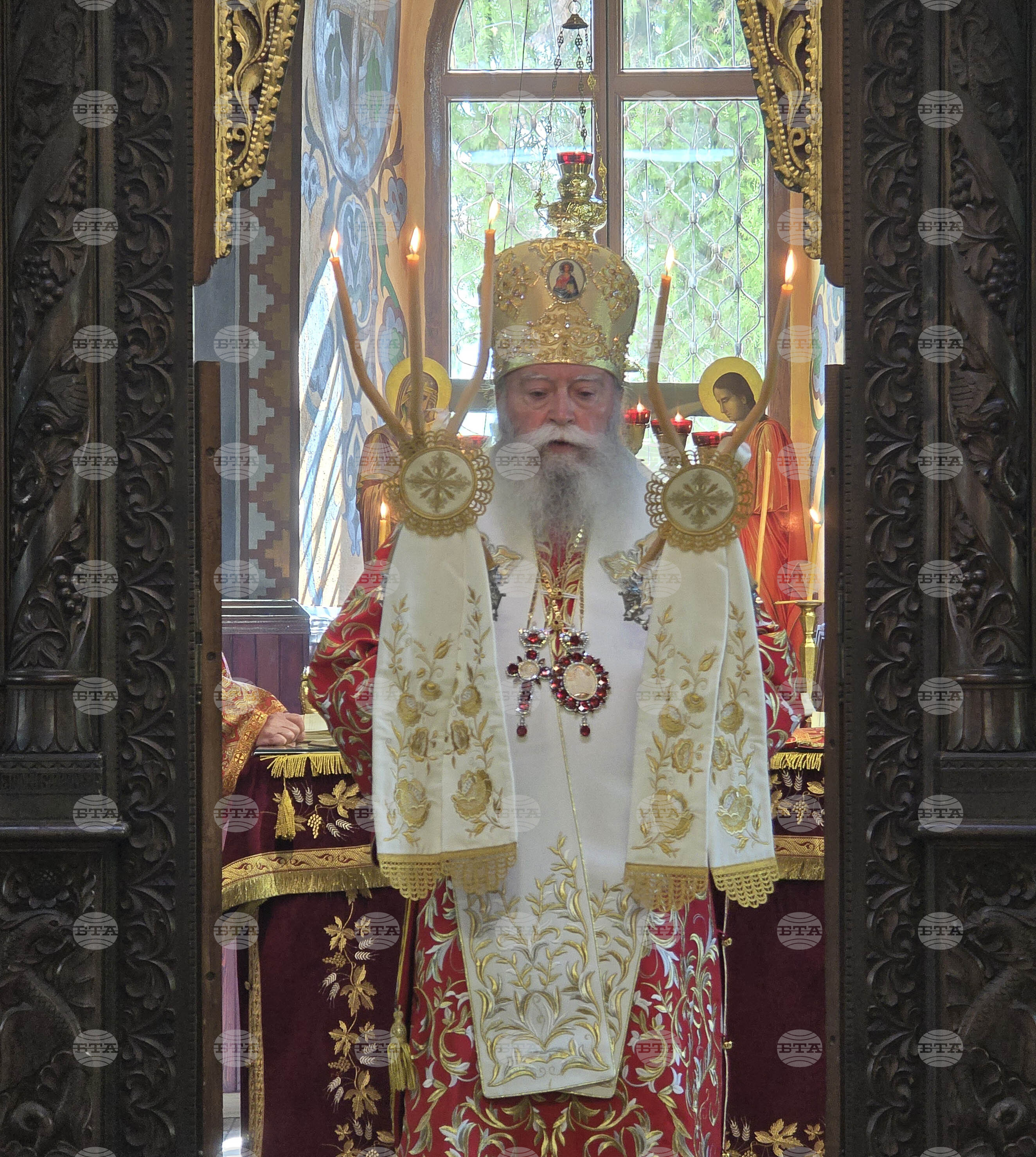 Троян - Ловчански митрополит Гавриил - света литургия