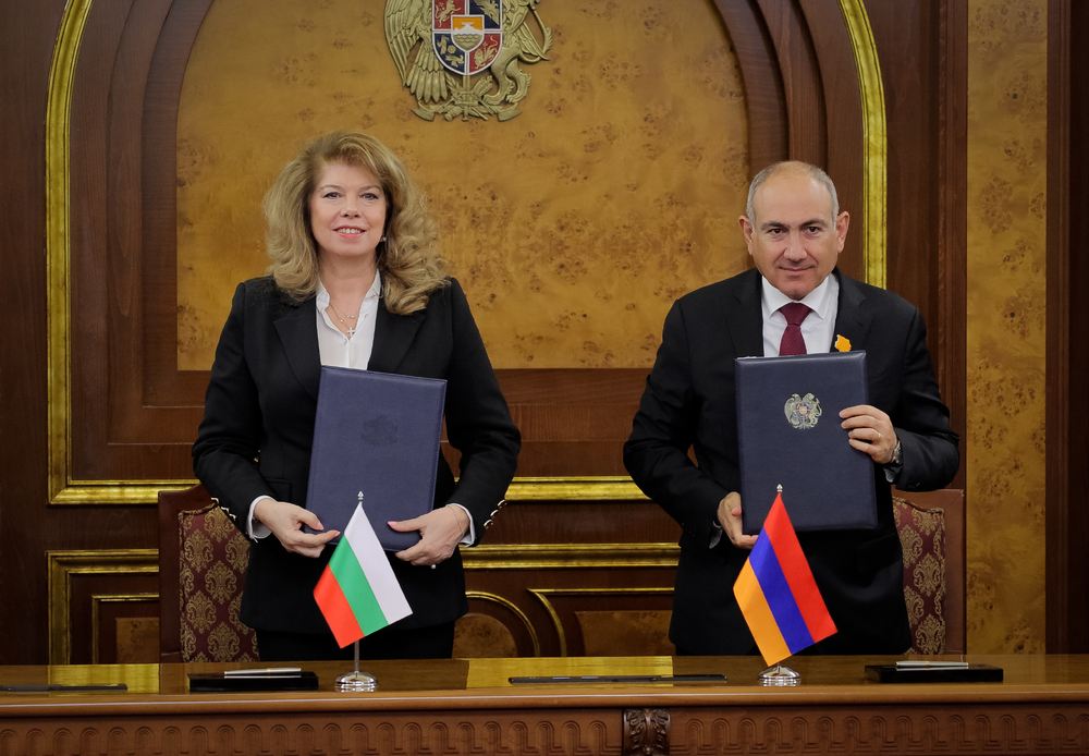 Bulgarian President, Armenian PM Sign Strategic Partnership Declaration