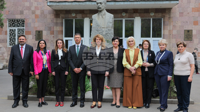 President Iotova Visits Peyo Yavorov Primary School in Yerevan