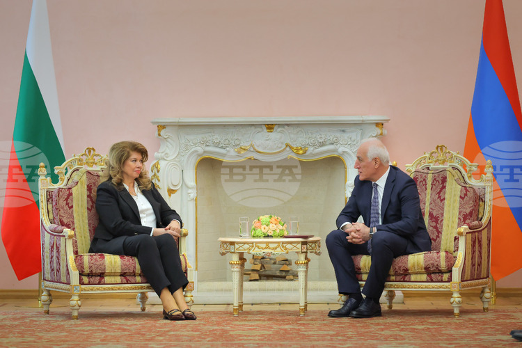 President Iotova Confers with Armenian Counterpart Khachaturyan