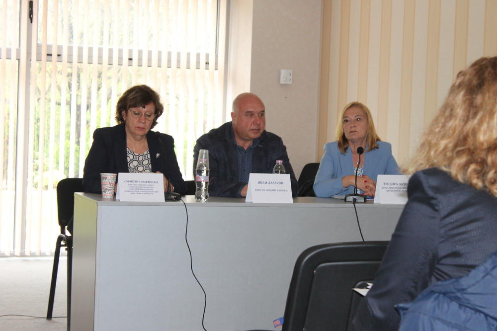 Община Ловеч: Кметът на Ловеч участва в заседание на Постоянната комисия по европейските фондове на НСОРБ във Вършец