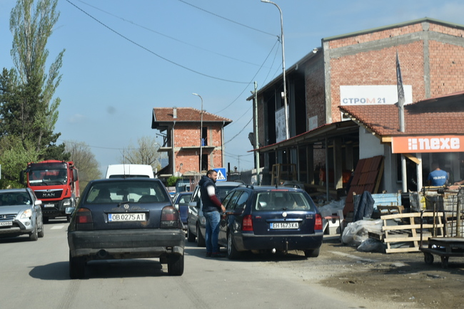 Община Ловеч: В Ловеч проверяват за неправомерно разположени стоки по тротоарите на ул. „Стара планина“ 