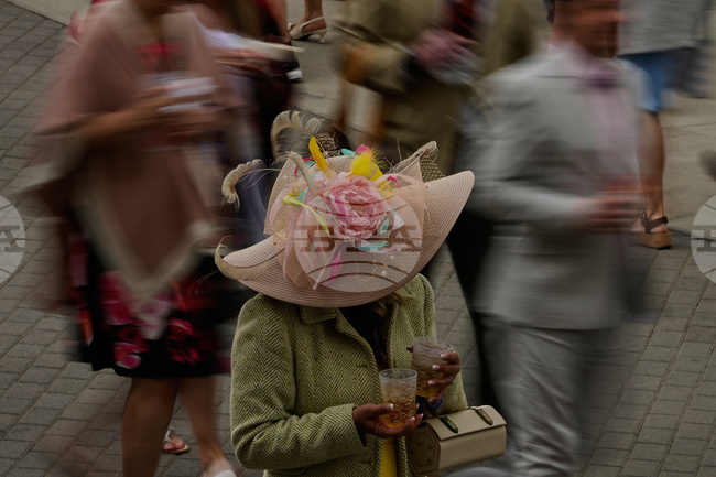 APTOPIX Kentucky Derby Horse Racing
