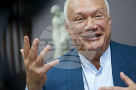 Ерик-Еманюел Шмит - интервю