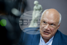 Ерик-Еманюел Шмит - интервю