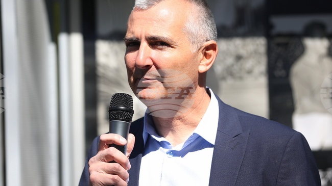 Caretaker Sports Minister Expects Giro d'Italia to Attract Young People
