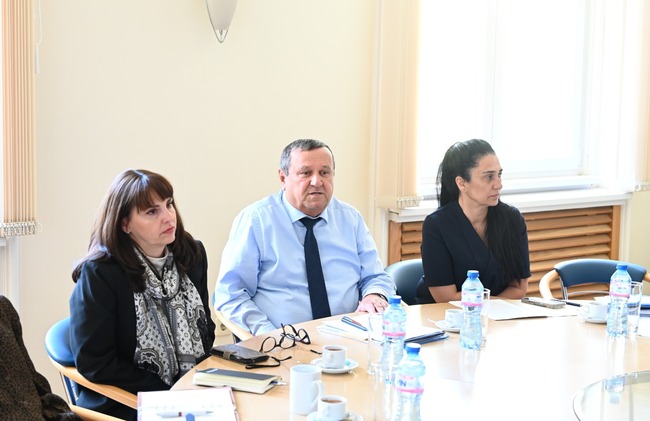 Министър Адемов проведе заключителна среща със социалните партньори