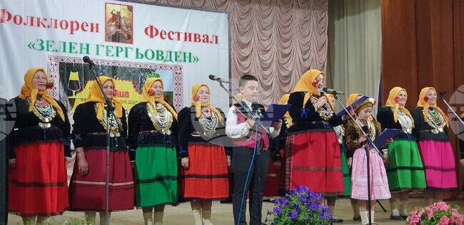 В молдовския град Твърдица се състоя фолклорният фестивал „Зелен Гергьовден“
