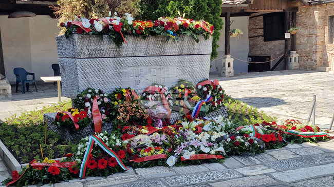 Управляващи и опозиция в Северна Македония с взаимни обвинения и на годишнината от смъртта на Гоце Делчев