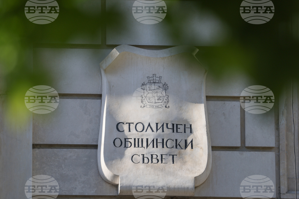 Екипите на Столична община са реагирали незабавно, съобщи кметът на София Васил Терзиев по повод тежкия пътен инцидент на "Хемус"