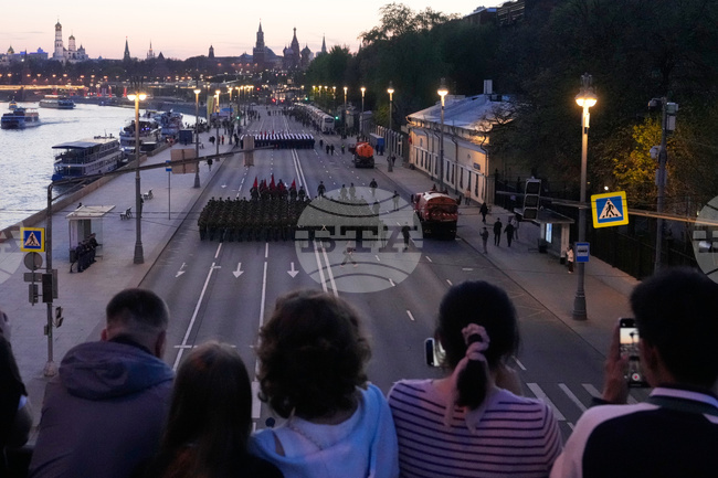 Русия ограничи мобилните интернет услуги преди парада за годишнината от победата във Втората световна война