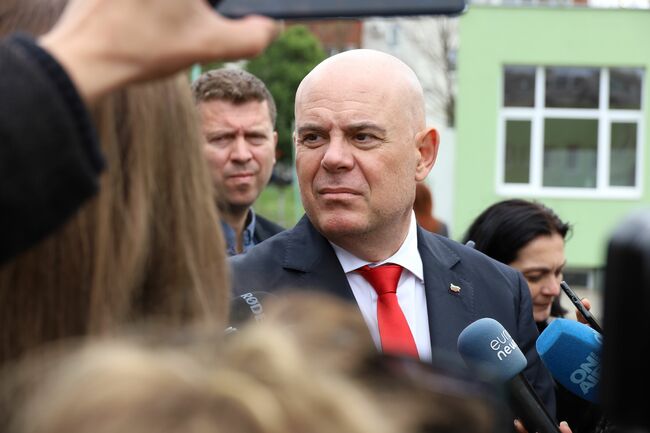 Wrap-up: PM-Designate's Plan to Seek Prosecutor General's Removal Widely Supported by Parties in Parliament, Some Warn of Pitfalls