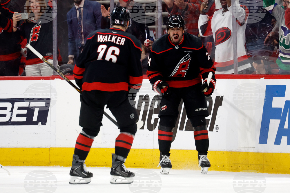 Flyers Hurricanes Hockey
